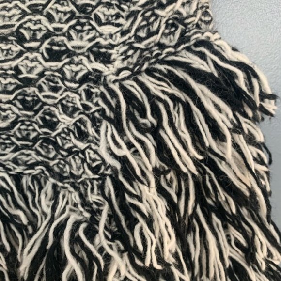 Banana Republic Crew Ruffle Sweater Black Small - Picture 8 of 12